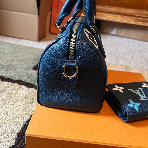Louis Vuitton limited edition speedy 20 gradient blue with matching wallet - Picture 7 of 8
